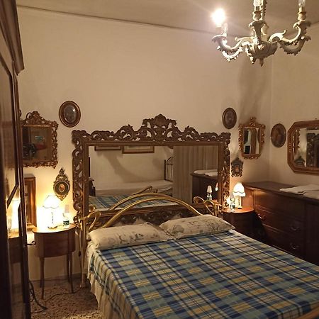 Casa Gramsci Bed & Breakfast โมดินา ภายนอก รูปภาพ