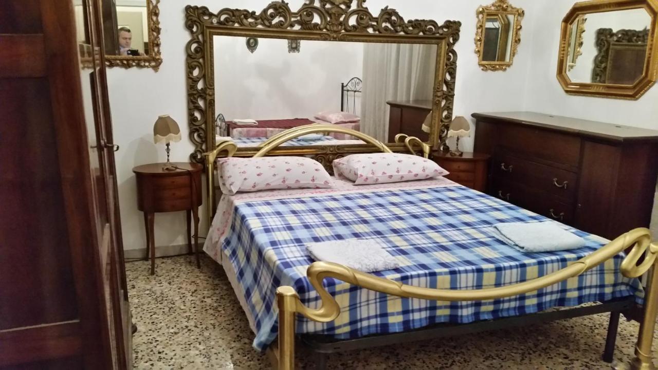 Casa Gramsci Bed & Breakfast โมดินา ภายนอก รูปภาพ
