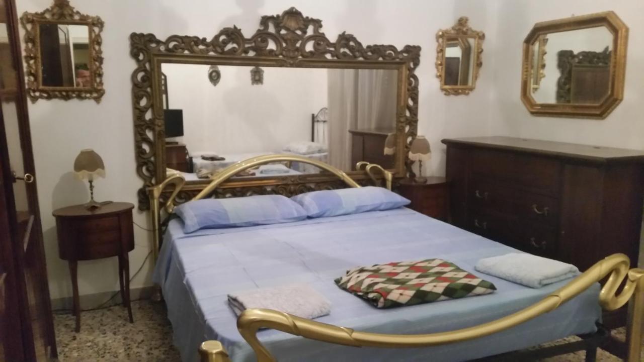 Casa Gramsci Bed & Breakfast โมดินา ภายนอก รูปภาพ