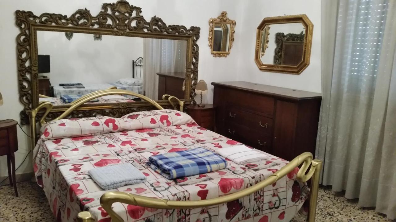 Casa Gramsci Bed & Breakfast โมดินา ภายนอก รูปภาพ