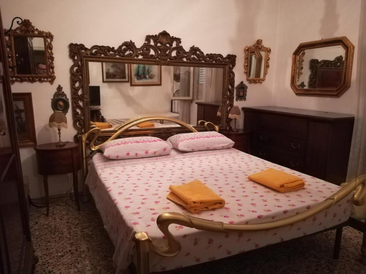 Casa Gramsci Bed & Breakfast โมดินา ภายนอก รูปภาพ