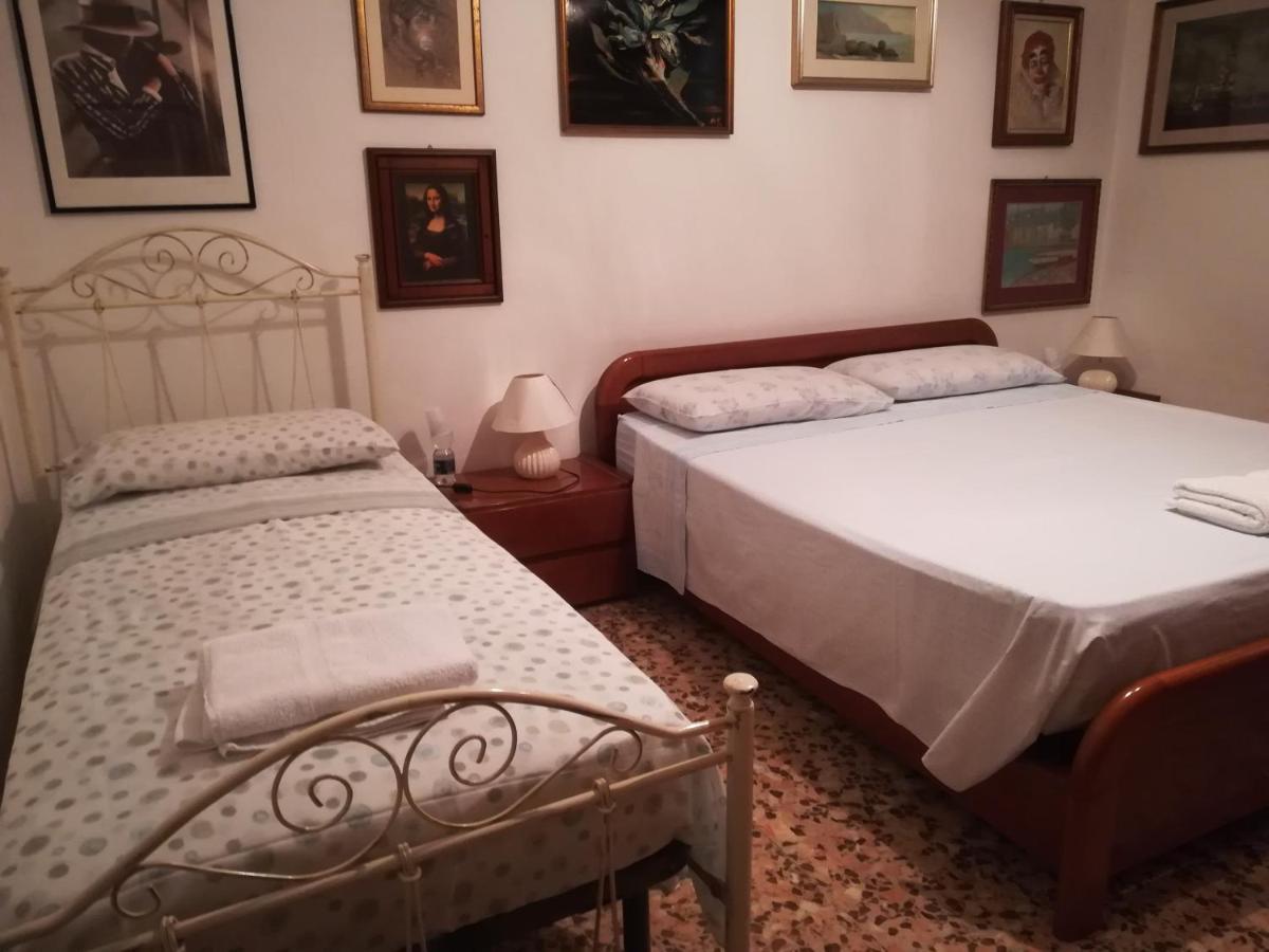 Casa Gramsci Bed & Breakfast โมดินา ภายนอก รูปภาพ
