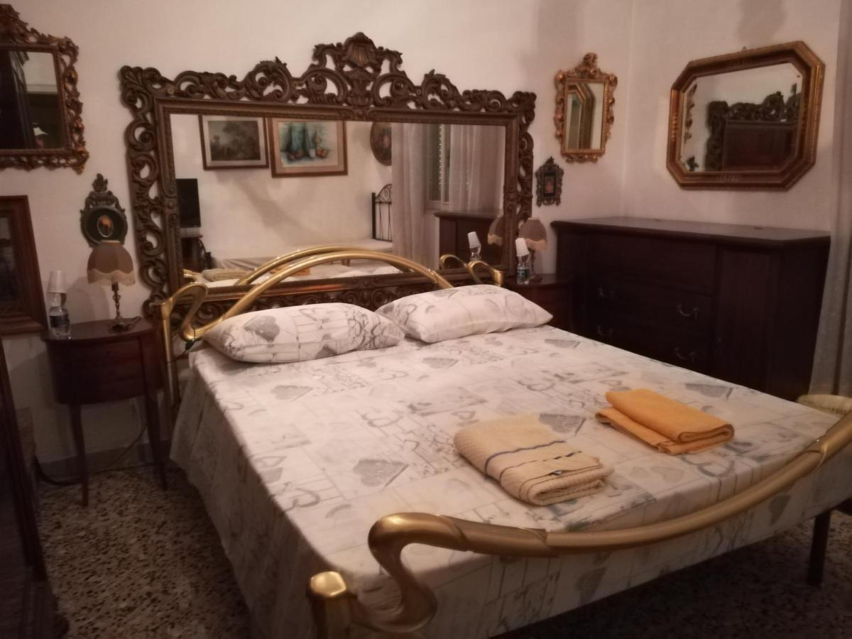 Casa Gramsci Bed & Breakfast โมดินา ภายนอก รูปภาพ